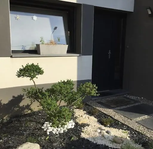 La Maison D’emma Et Son Jardin Près De Lille Hébergement de vacances *